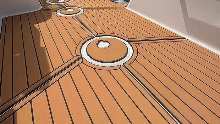 Plancher nautique haut de gamme sur mesure