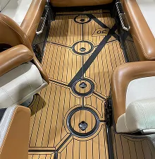 Détail de plancher nautique SeaDek