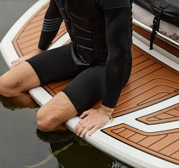 Installation d'un revêtement nautique SeaDek